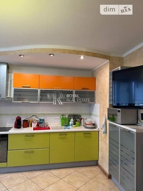 Продаж 8к квартири 85 кв. м на наб. Дніпровська 19 • ID 3485