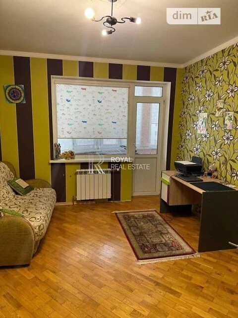 Продаж 8к квартири 85 кв. м на наб. Дніпровська 19 • ID 3485