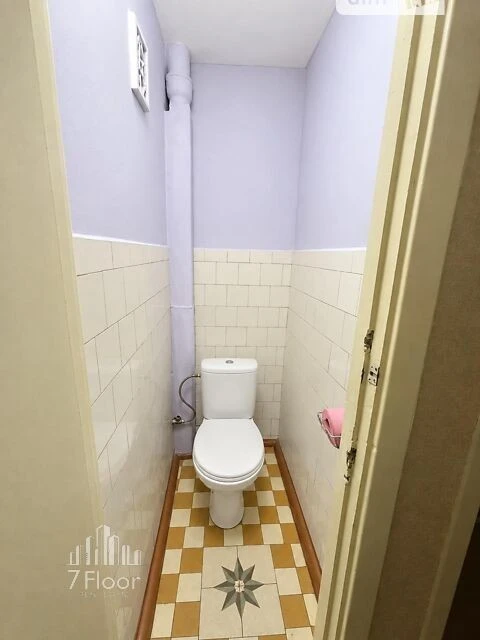 Продаж 2к квартири 45 кв. м на вул. Івана Микитенка 15 • ID