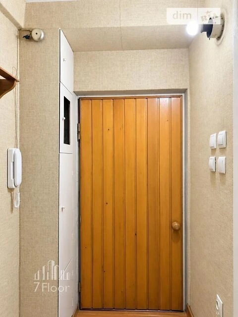 Продаж 2к квартири 45 кв. м на вул. Івана Микитенка 15 • ID