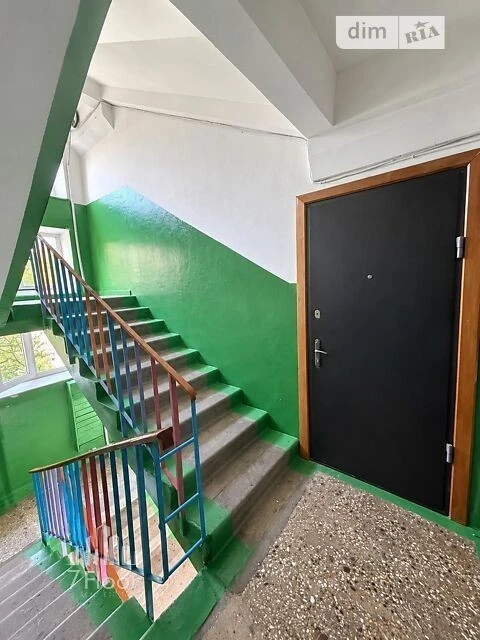 Продаж 2к квартири 45 кв. м на вул. Івана Микитенка 15 • ID