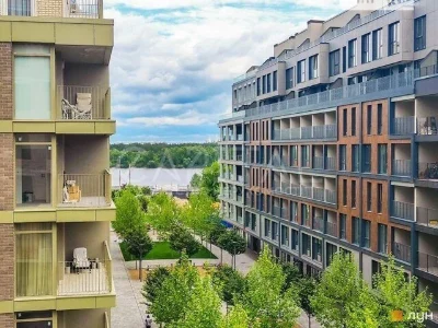 Продаж 2к квартири 74 кв. м на вул. Набережно-Рибальська дор