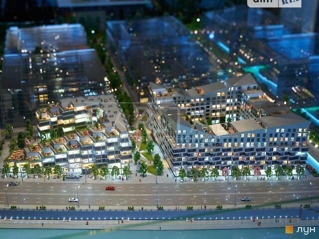 Продаж 2к квартири 74 кв. м на вул. Набережно-Рибальська дор