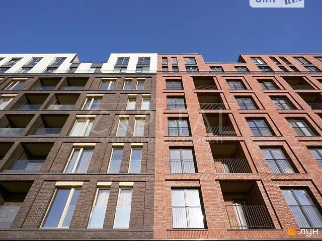 Продаж 2к квартири 74 кв. м на вул. Набережно-Рибальська дор