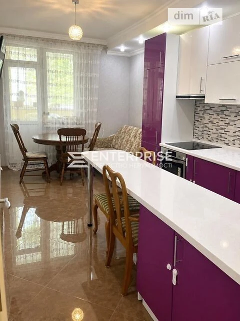 Продаж 1к квартири 52 кв. м на вул. Олевська 11 • ID 3485179