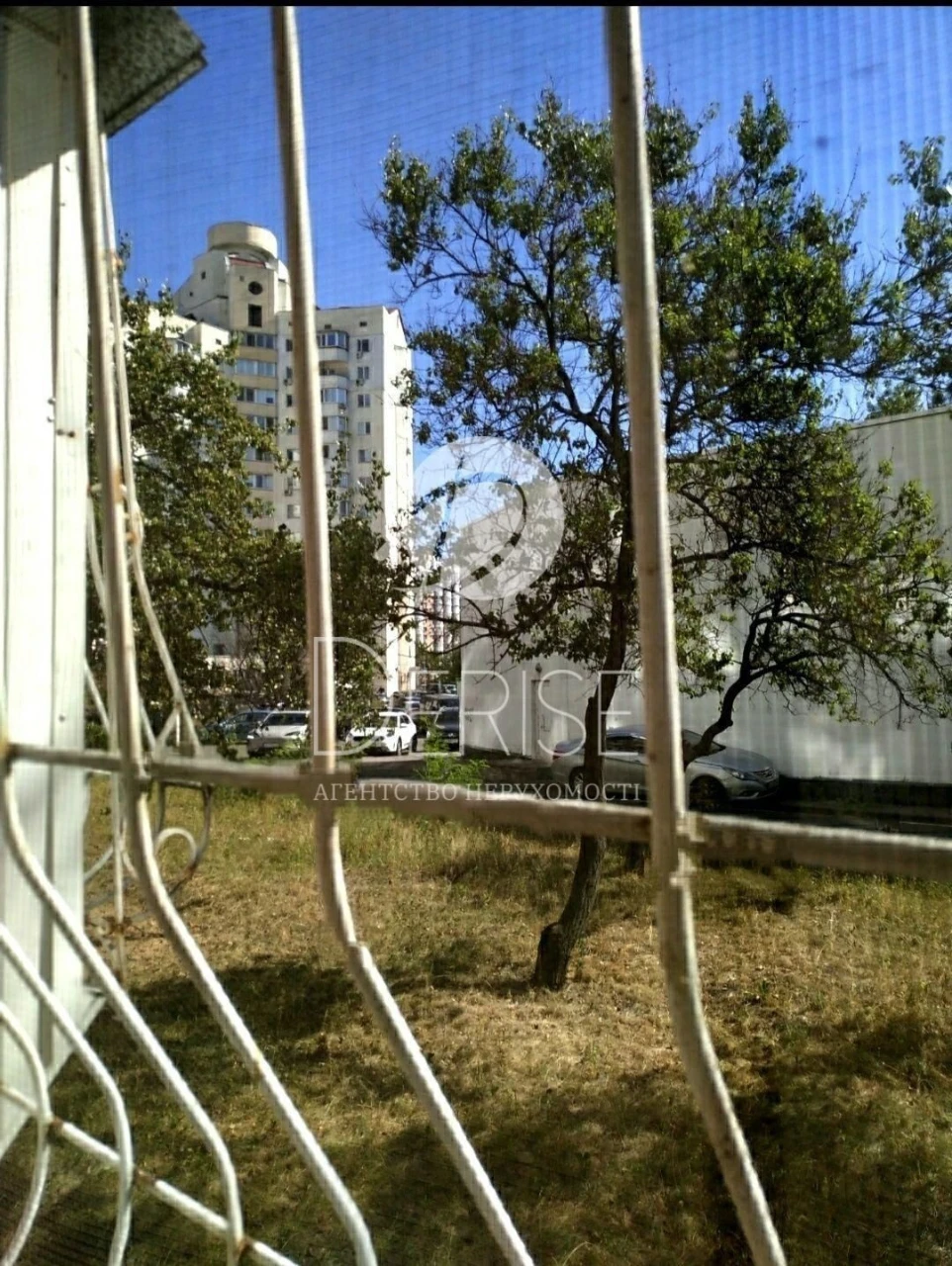 Продаж 3к квартири 63 кв. м на вул. Левка Лук'яненка 11А • I