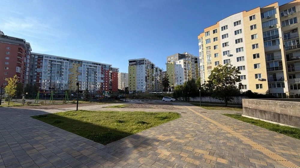 Sale of 1-room apartments 44 m/residential complex Great Britain/Oleny St.