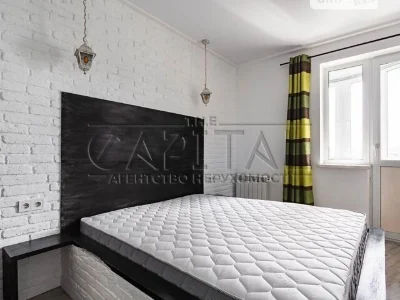 Продаж 1к квартири 45 кв. м на вул. пр-т Володимира Івасюка