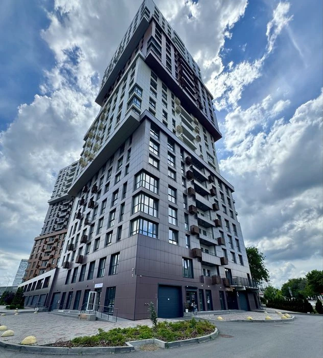 Продам квартиру в ЖК Грані, дві спальні плюс кухня студія