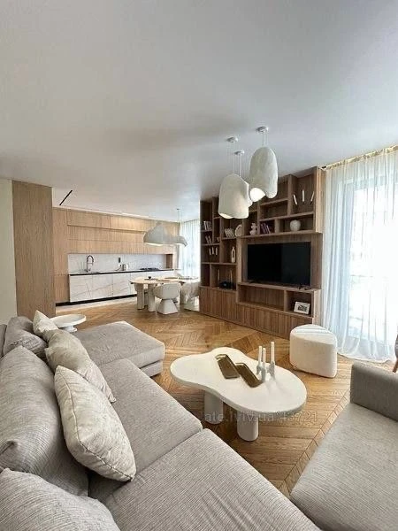 For sale 3-room apartment 85 m² 3/6c Mechnikova St. $350,000