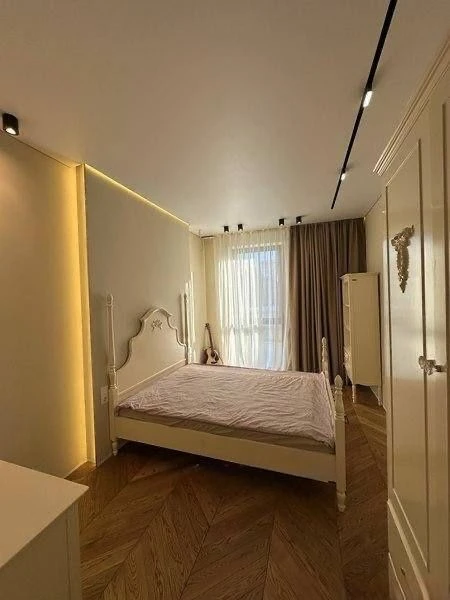 For sale 3-room apartment 85 m² 3/6c Mechnikova St. $350,000