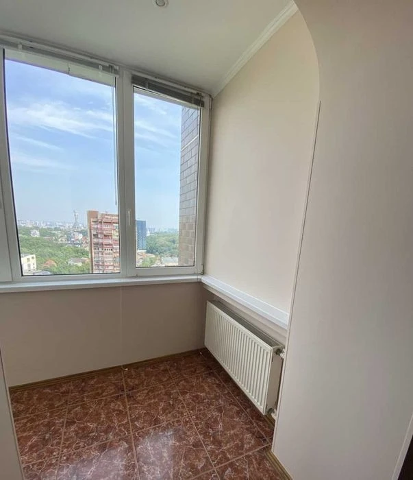 Pechersk, 6 Staronavodnytska St. Three-room apartment for sale