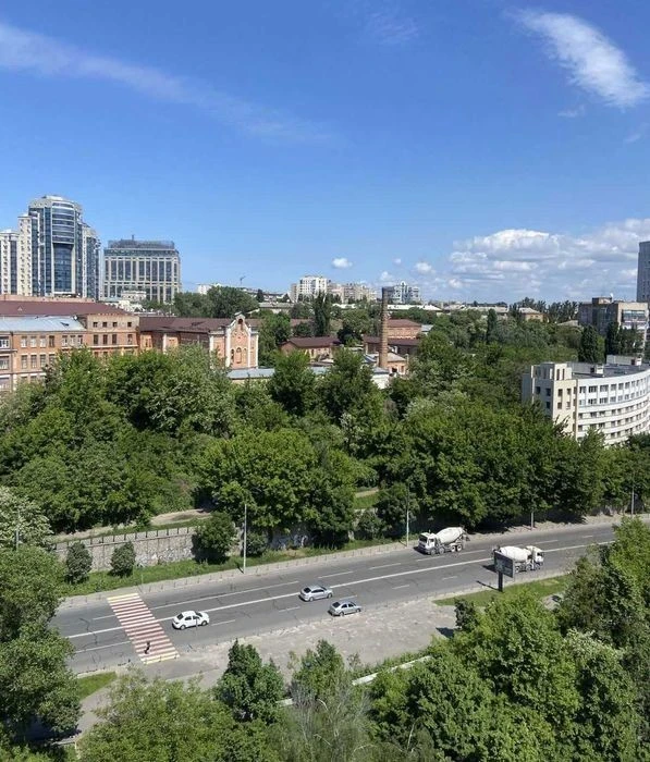 Pechersk, 6 Staronavodnytska St. Three-room apartment for sale
