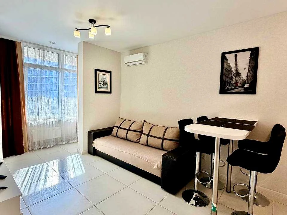 Apartment. Odesa, Valeria Samofalova St. (Kamanina), 16-A/
