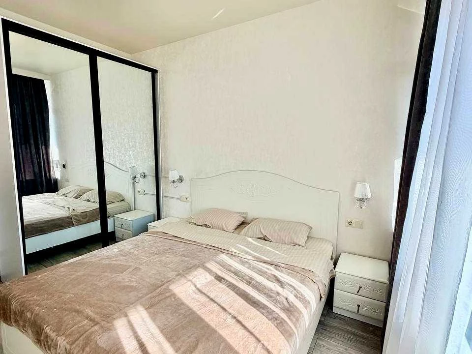Apartment. Odesa, Valeria Samofalova St. (Kamanina), 16-A/