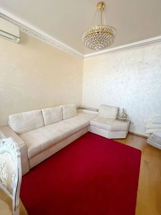ЖК Фаворит. Ипподром. Продам 2к с ремонтом