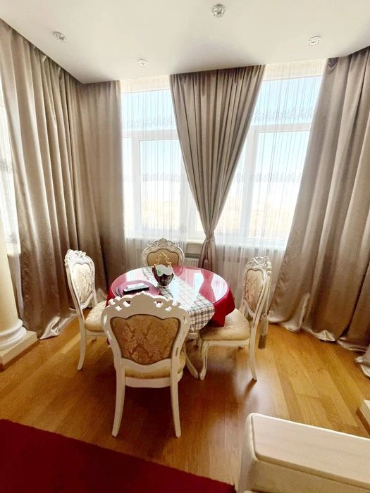 ЖК Фаворит. Ипподром. Продам 2к с ремонтом