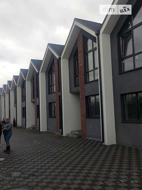 Продаж 2 поверхового таунхауса з ділянкою на 1 сотку, 93 кв.