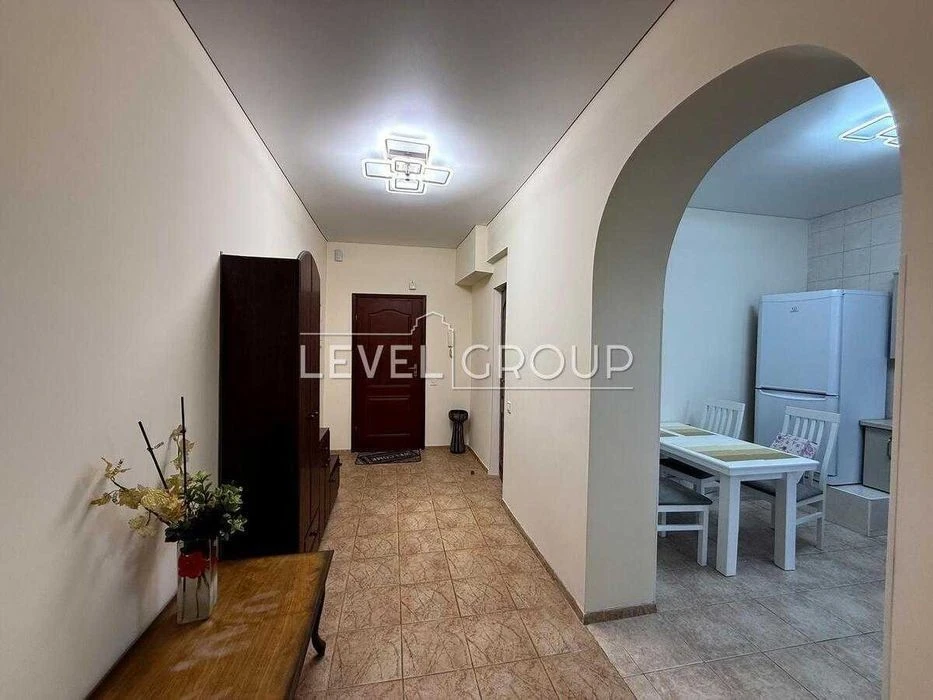 3K Yuriy Ilyenko (Melnykova) 74m renovated Metro Lukyanivs