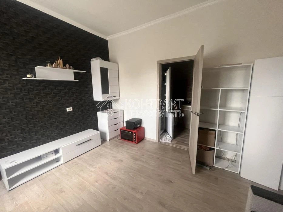 For sale 2-room apartment near the shopping center Frantsuzkyi Boulevard