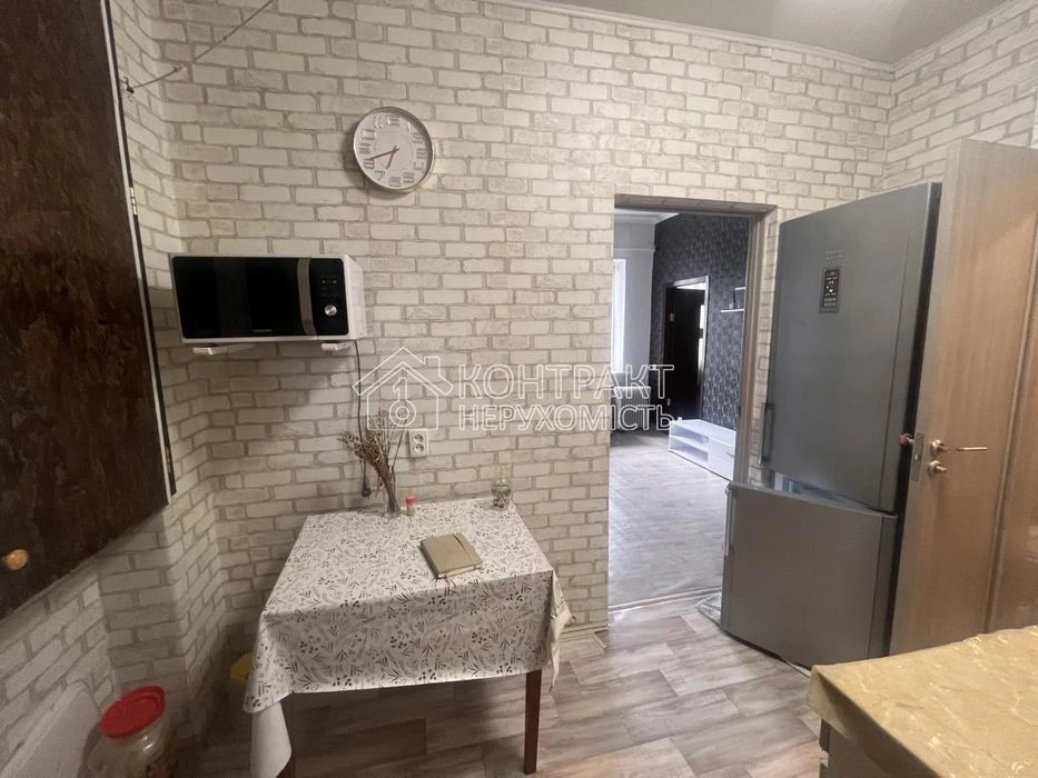 For sale 2-room apartment near the shopping center Frantsuzkyi Boulevard