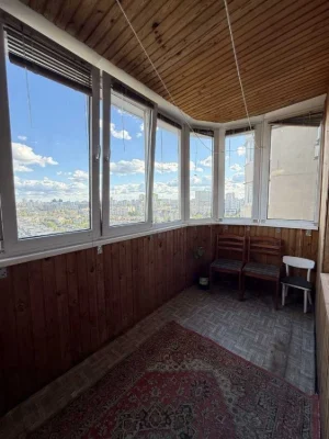 Продаж 3-кімнатної квартири 77 м², Азербайджанська вул., 16/