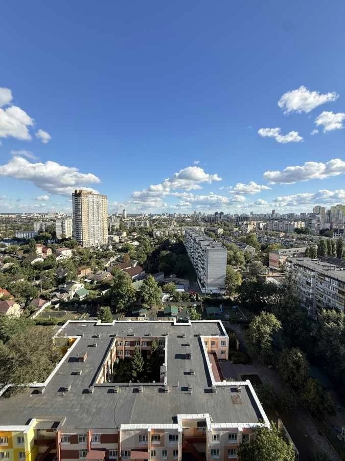 Продаж 3-кімнатної квартири 77 м², Азербайджанська вул., 16/