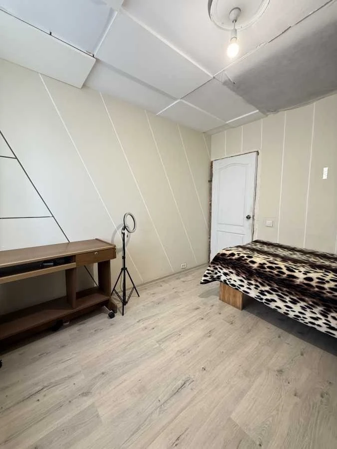 Продаж 3-кімнатної квартири 77 м², Азербайджанська вул., 16/