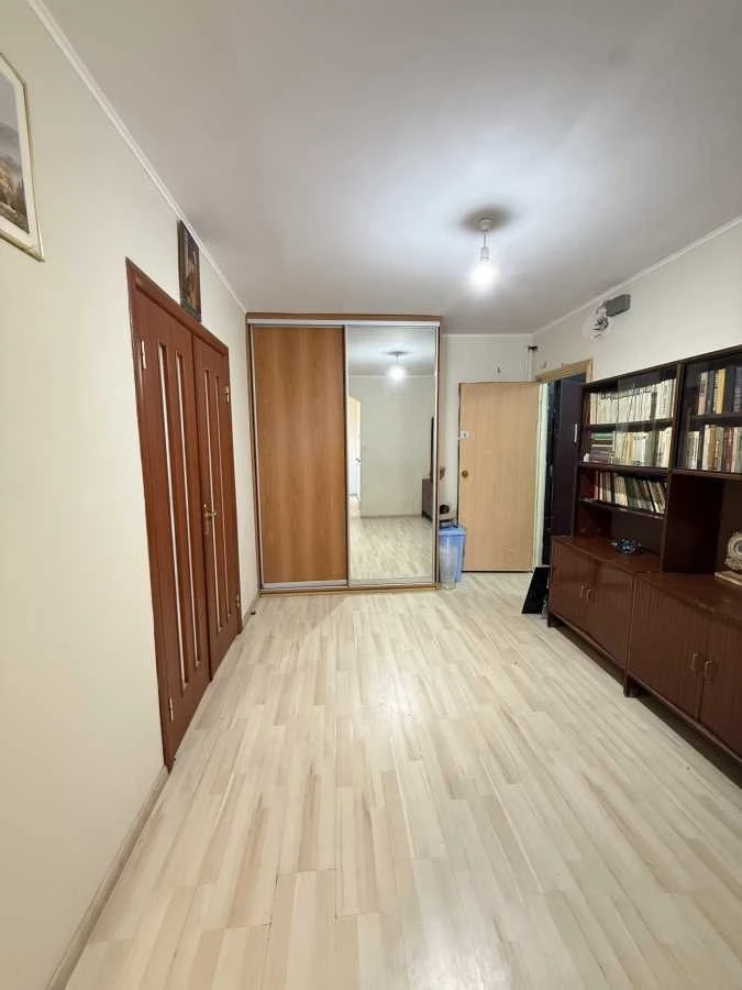Продаж 3-кімнатної квартири 77 м², Азербайджанська вул., 16/