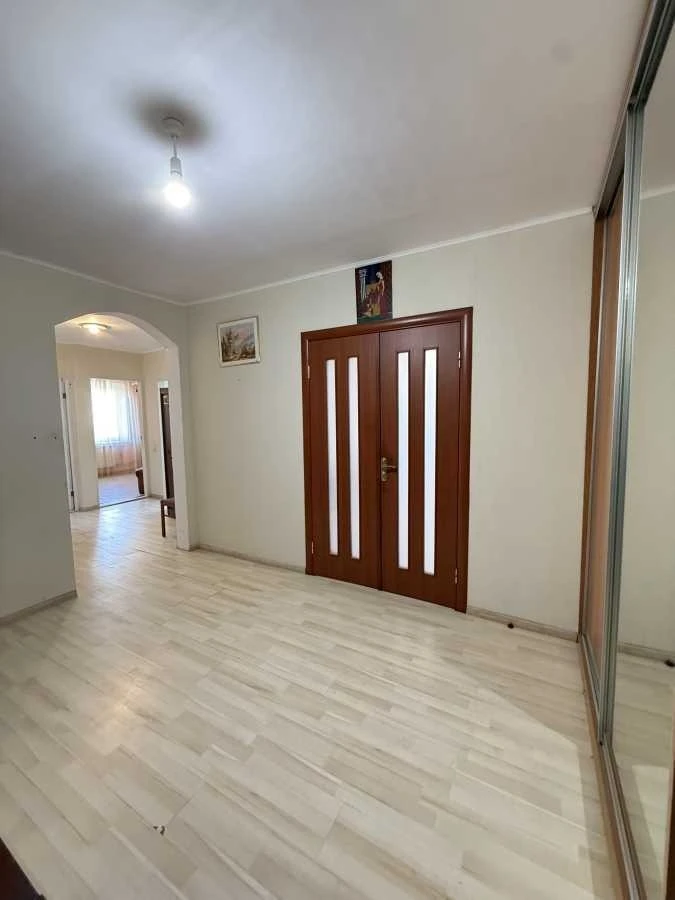 Продаж 3-кімнатної квартири 77 м², Азербайджанська вул., 16/