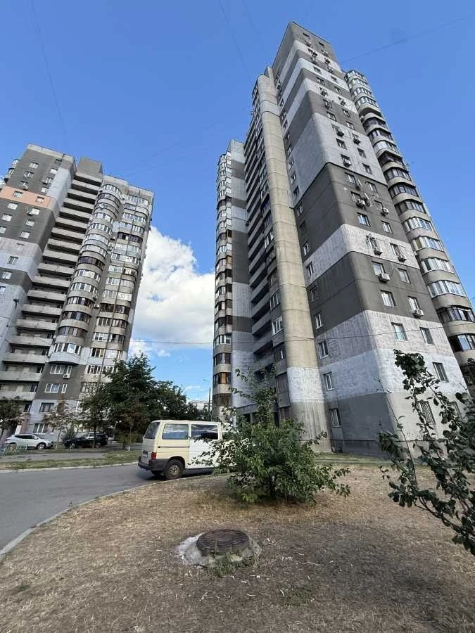 Продаж 3-кімнатної квартири 77 м², Азербайджанська вул., 16/