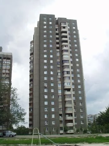 Продаж 3-кімнатної квартири 77 м², Азербайджанська вул., 16/