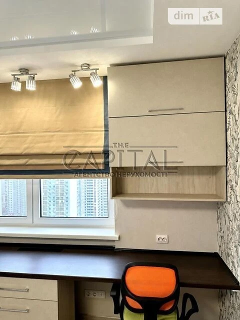 Продаж 3к квартири 92 кв. м на вул. Софії Русової 5 • ID 348