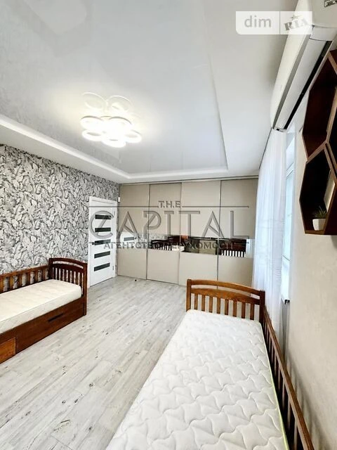 Продаж 3к квартири 92 кв. м на вул. Софії Русової 5 • ID 348