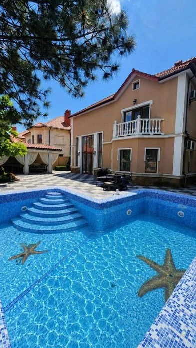 House for sale in Sauvignon, red brick, pool, basement, hectare