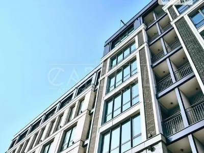 Продаж 2к квартири 87 кв. м на вул. Набережно-Хрещатицька 21