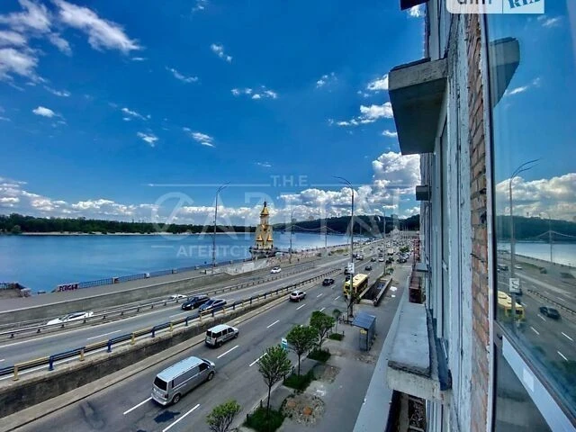 Продаж 2к квартири 87 кв. м на вул. Набережно-Хрещатицька 21