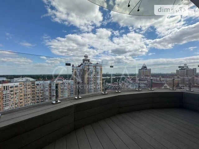 Продаж 4к квартири 330 кв. м на вул. пр-т Володимира Івасюка