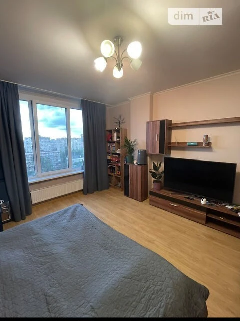 Продаж 1к квартири 36 кв. м на вул. Богатирська • ID 3485519