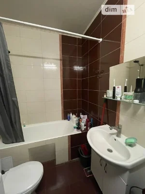 Продаж 1к квартири 36 кв. м на вул. Богатирська • ID 3485519