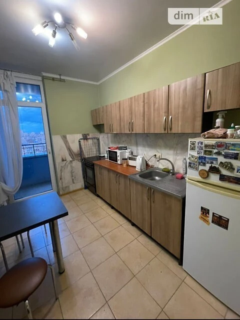 Продаж 1к квартири 36 кв. м на вул. Богатирська • ID 3485519