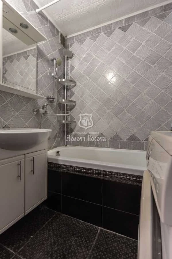 Продаж 1-кімнатної квартири 41.7 м², Лариси Руденко вул., 3Б