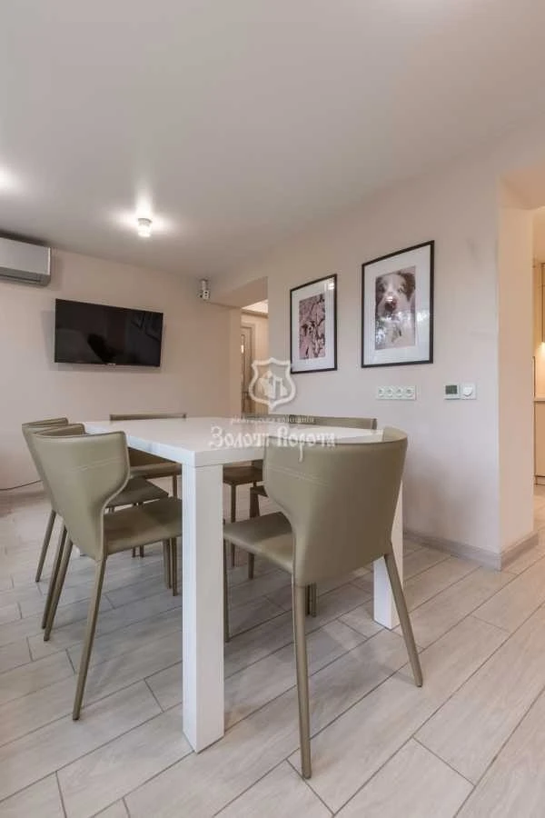 Продаж 2-кімнатної квартири 75.5 м², Березняківська вул., 14