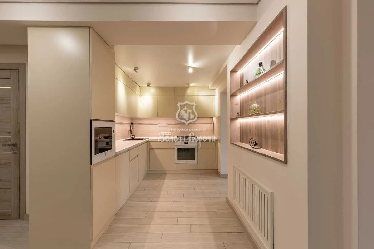 Продаж 2-кімнатної квартири 75.5 м², Березняківська вул., 14