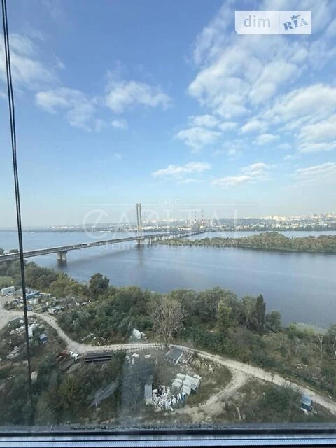 Продаж 3к квартири 125 кв. м на вул. пр-т Бажана Миколи 8 •