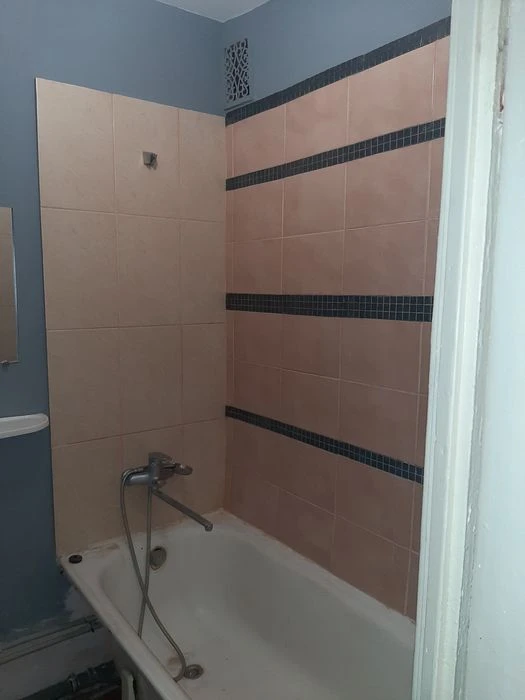 Selling a 2-bedroom apartment in Saltovka.