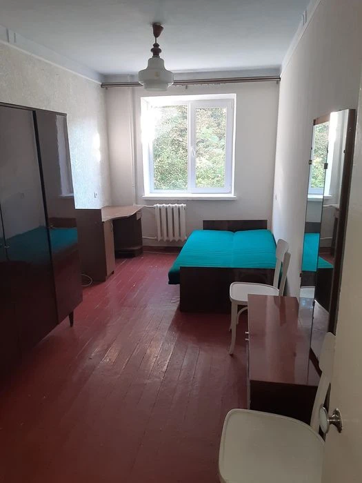 Selling a 2-bedroom apartment in Saltovka.