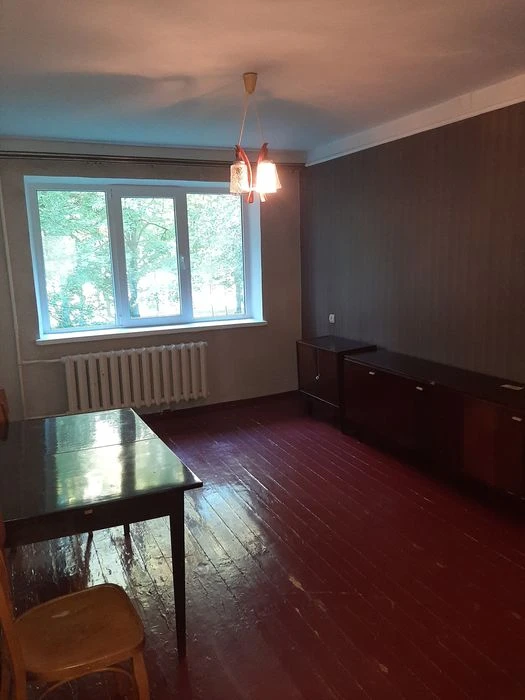 Selling a 2-bedroom apartment in Saltovka.
