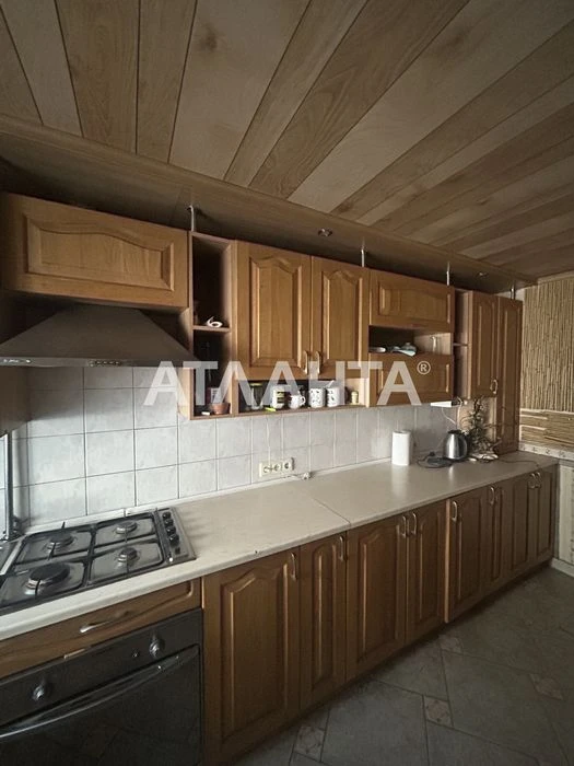 Квартира на земле с гаражом и палисадником в Черноморке.