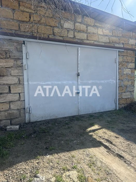 Квартира на земле с гаражом и палисадником в Черноморке.